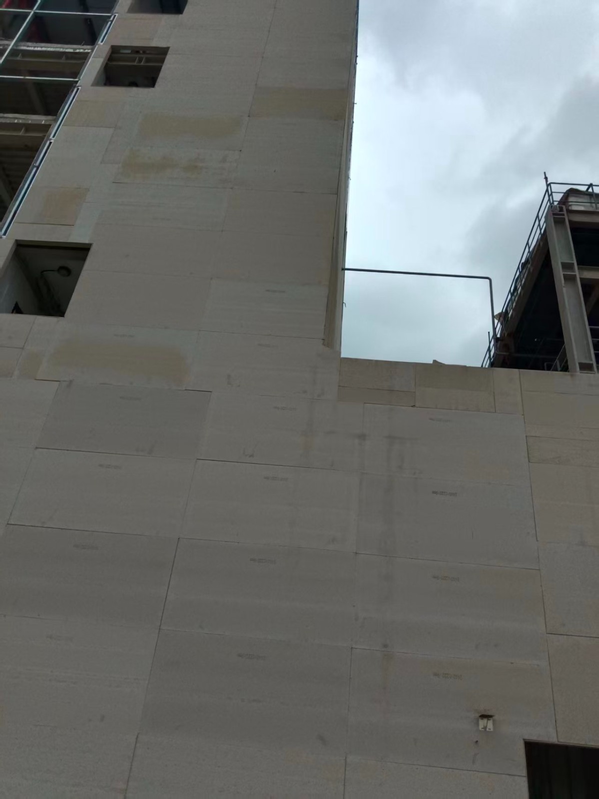 泄爆板安装示意