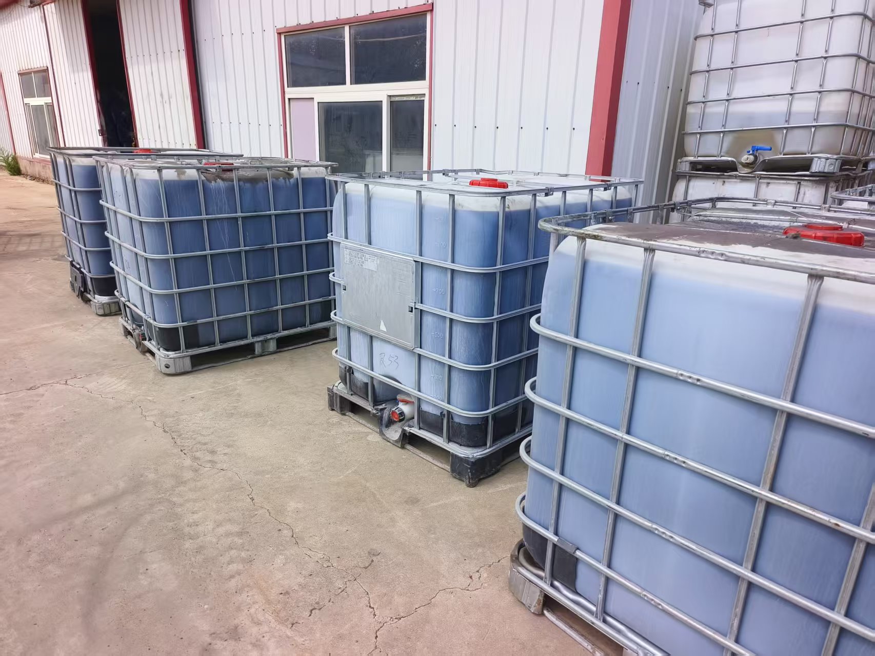 舟山蓝凯节能抑尘剂厂家车间实拍
