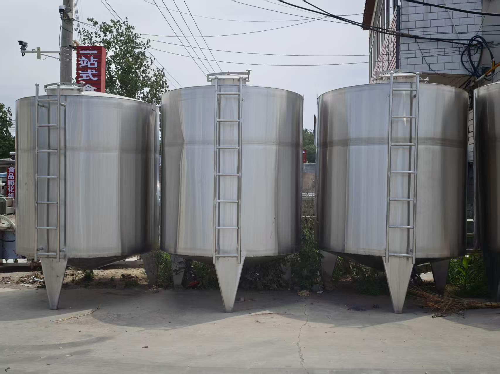 三门峡锦岳储罐啤酒发酵罐工厂实拍