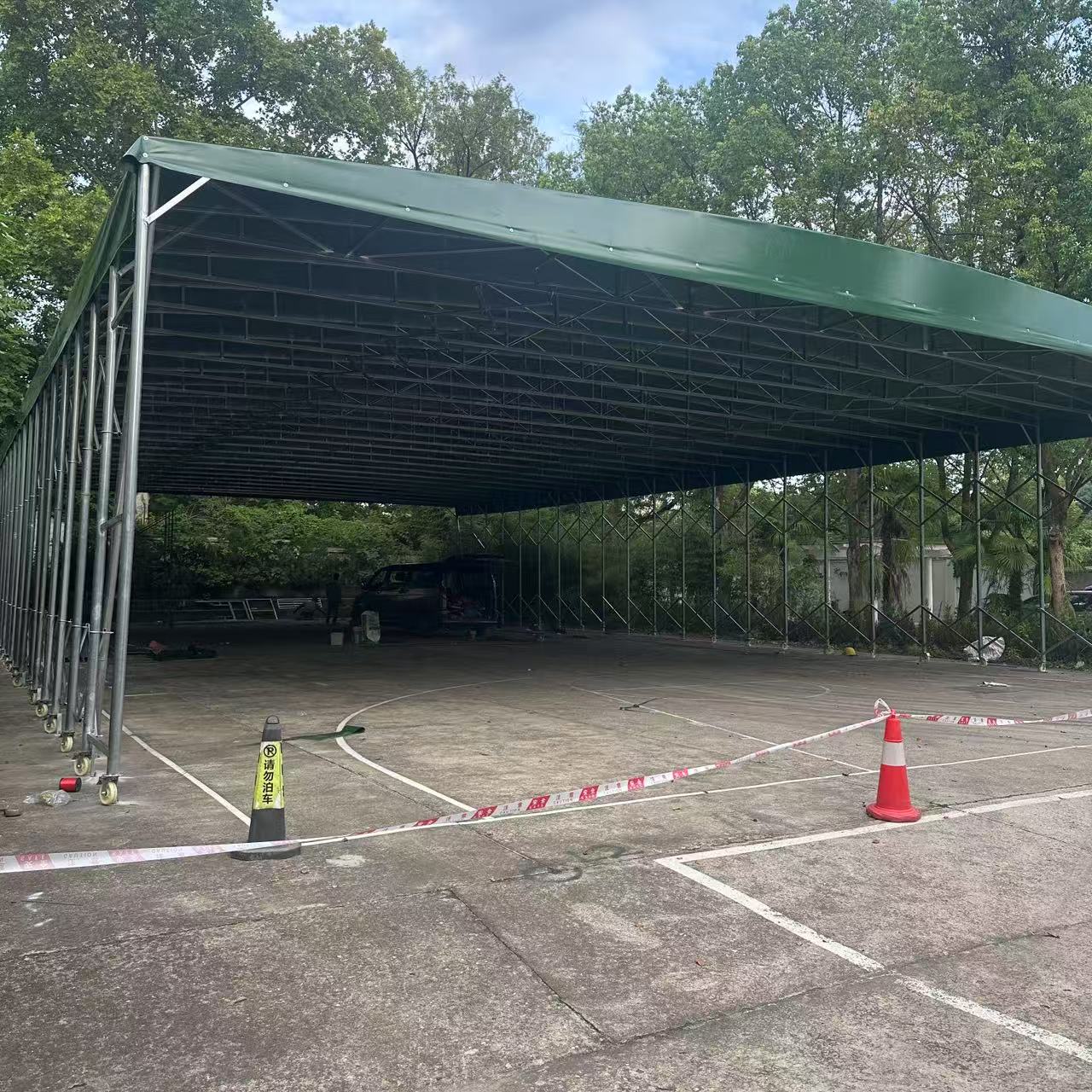 江岸诚瑞卓金属移动雨棚厂家展示