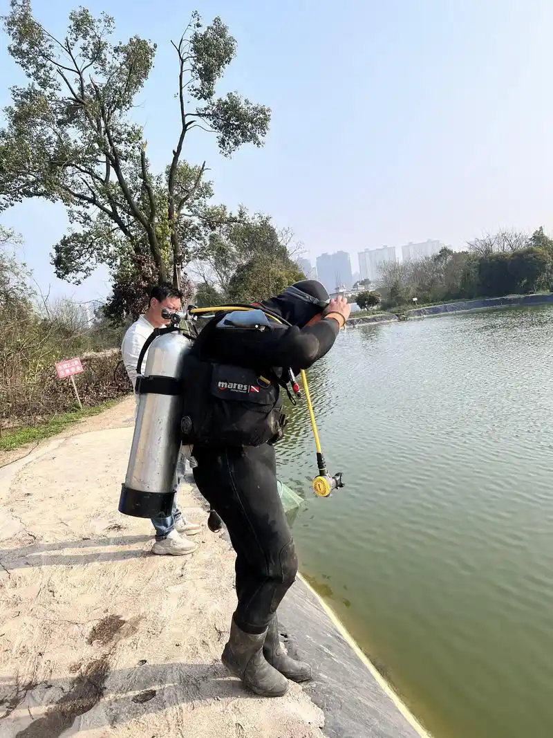 水下作业场景