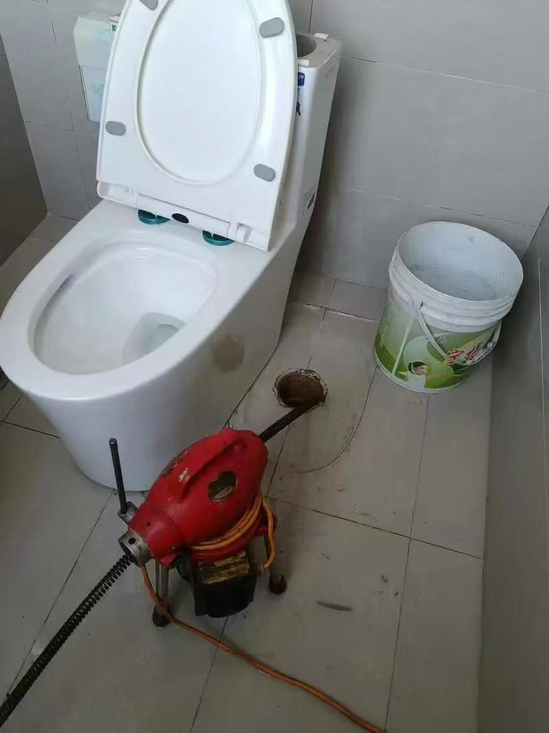 鸡西专业马桶疏通上门哪家靠谱案例图片